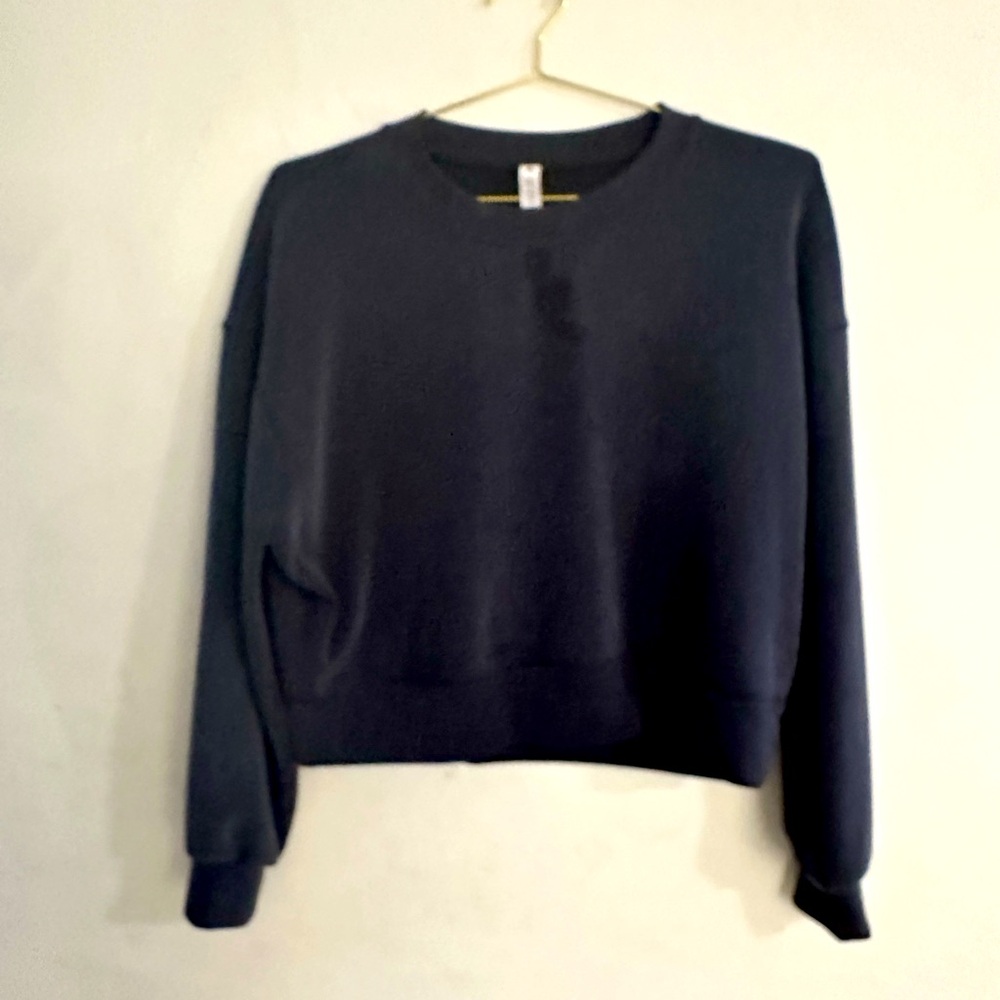 Lululemon- soft stream Perfectly Oversized Cropped Crew
DESIGNED FOR CASUAL